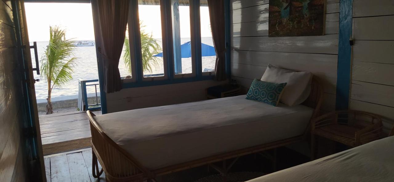 Moyo Island Resort エクステリア 写真