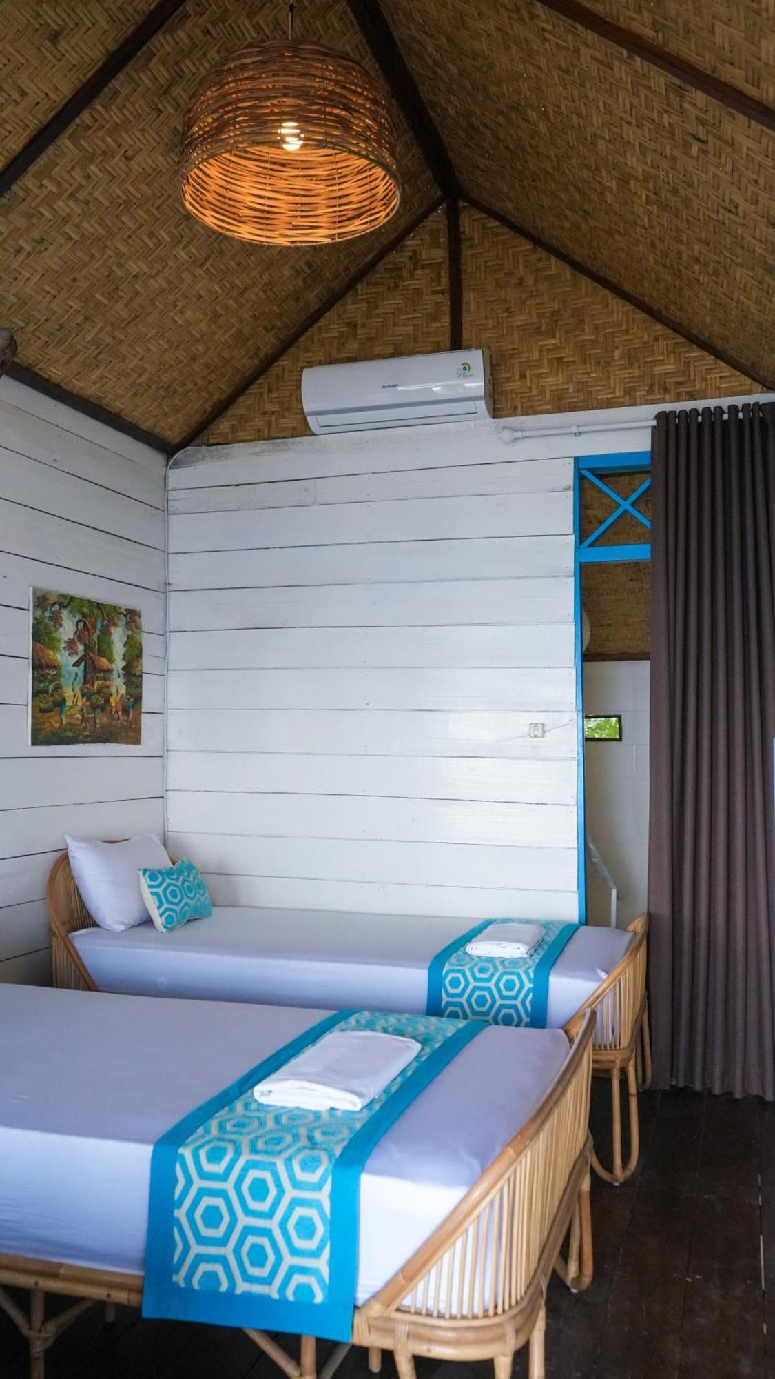 Moyo Island Resort エクステリア 写真